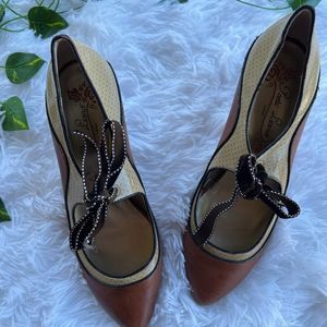 Poetic license Schools out Italian heels size 9